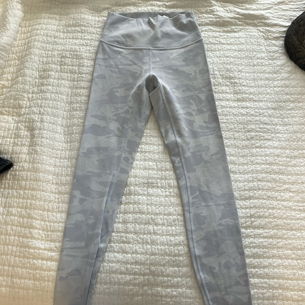 Lululemon White Camo Wunder Under leggings